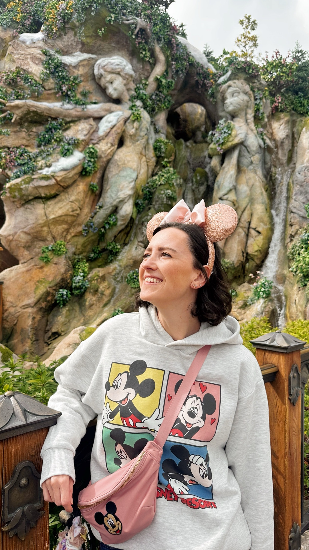 My ootd for Tokyo DisneySea ✨ these barrel jeans are perfect for a day at the parks! So comfy - feels like you’re wearing sweatpants but looks more elevated 

#LTKTravel #LTKgrwm #LTKootd