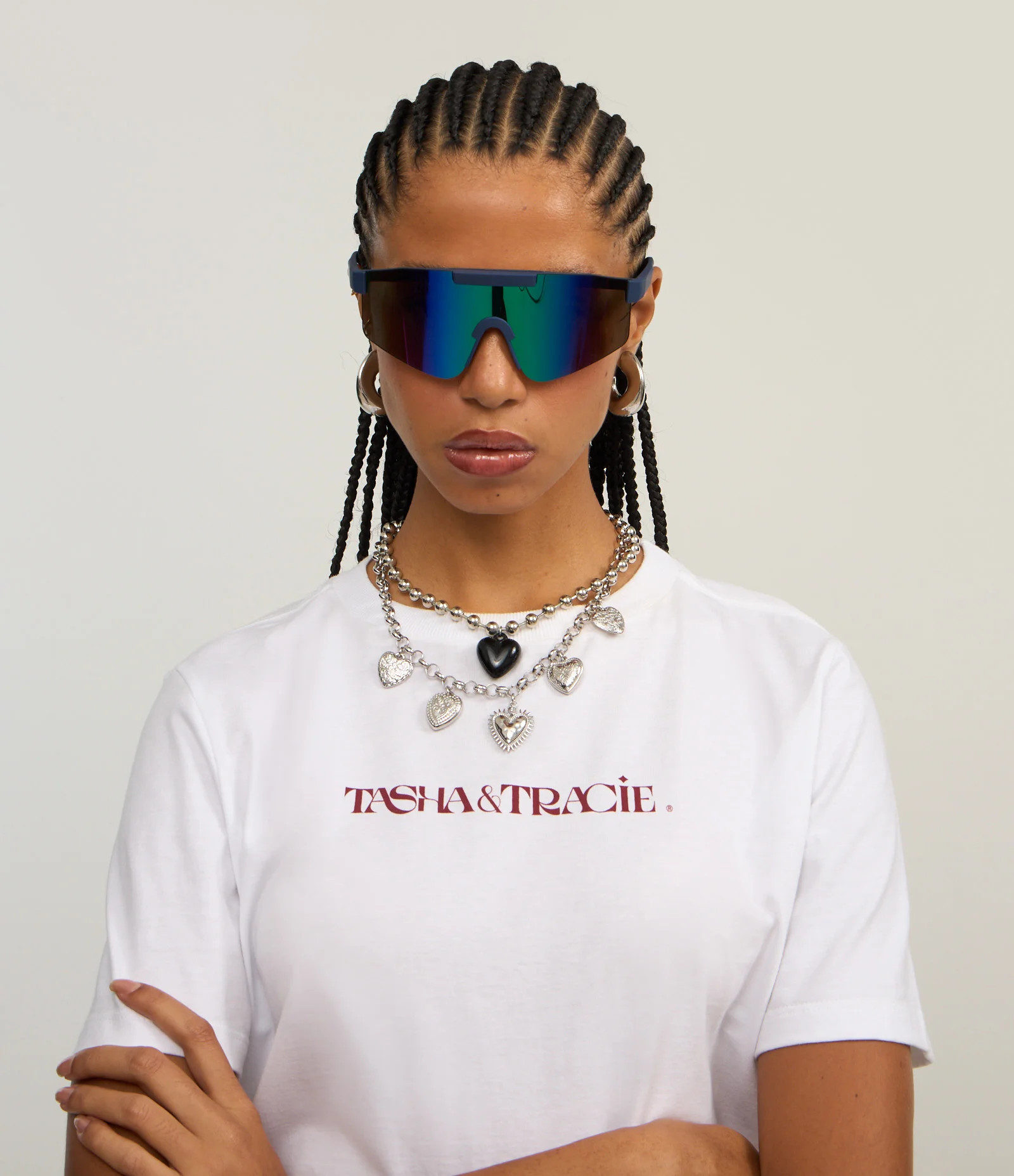 Camiseta Alongada em Algodão com Estampa Tasha e Tracie Diretoria Branco - Lojas Renner | Renner (BR)