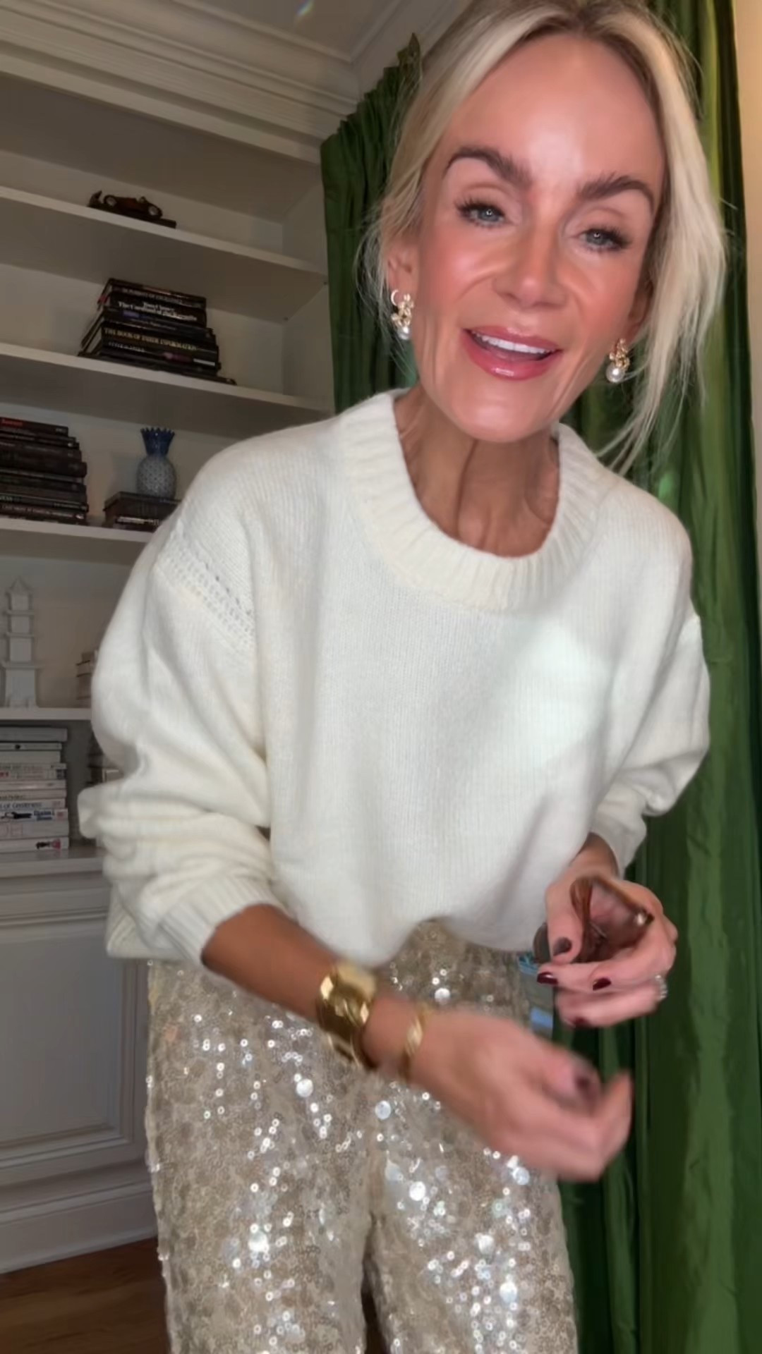 The holidays are here, which means it’s officially #party season! Check out these amazing finds from @jcrew
#injcrew#ad