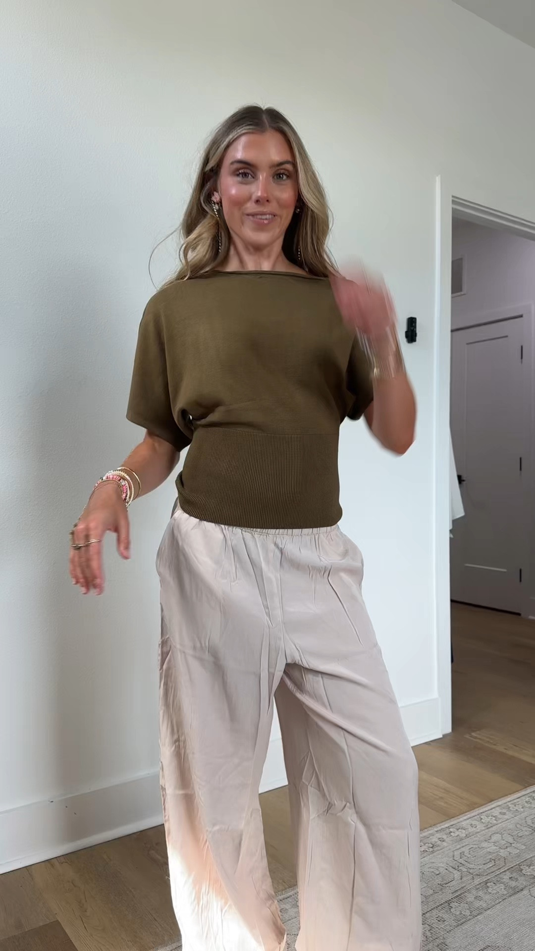 H&M size xs fine one knit top. Short one-shoulder top in a fine knit. Asymmetric neckline with tubular trim, short sleeves, and ribbing at hem

#LTKootd #LTKdayinmylife #LTKSaleAlert