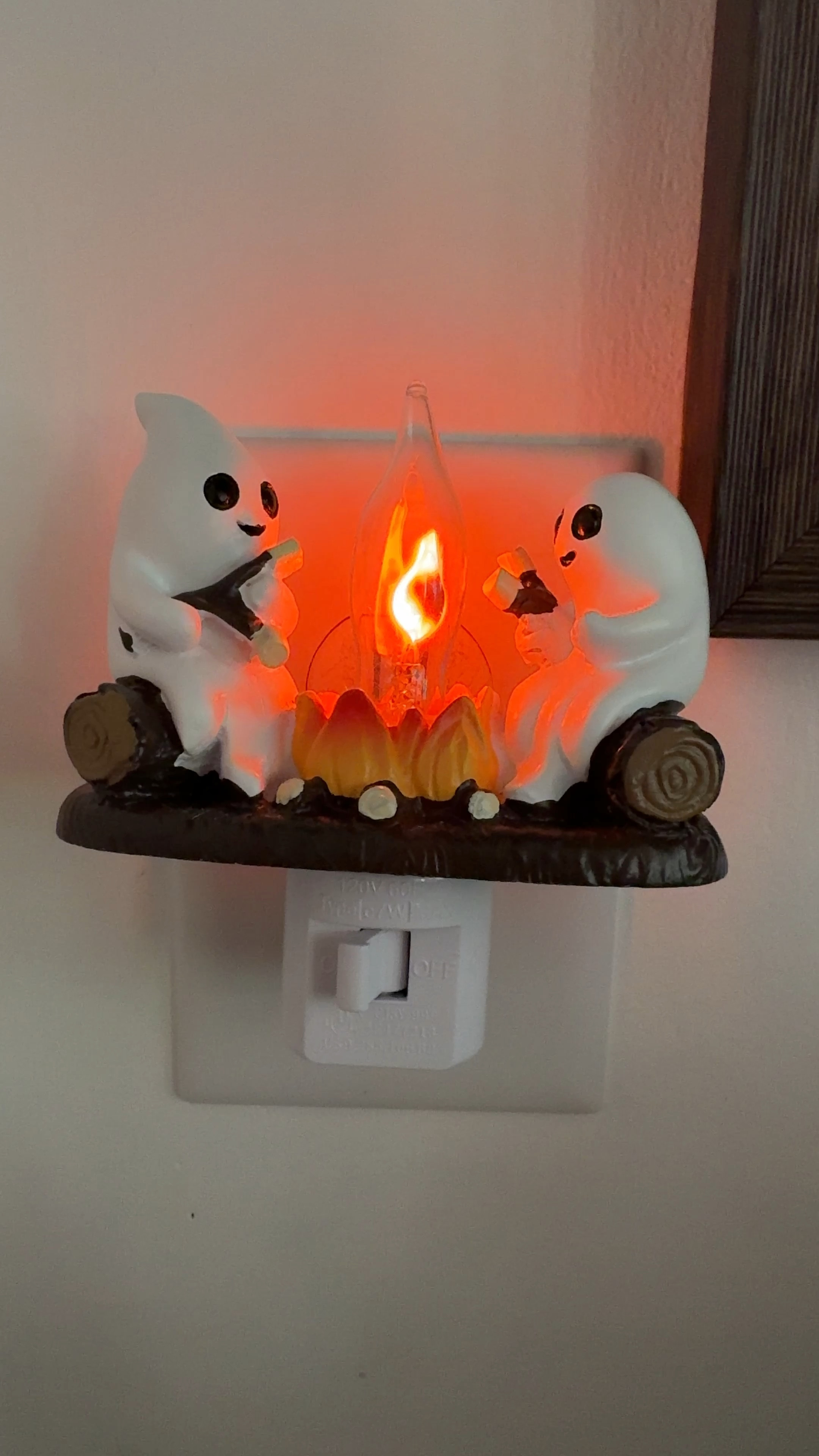 ADORABLE campfire ghosties nightlight!!!!! 🖤 👻🔥🪵 

#LTKHome #LTKSeasonal