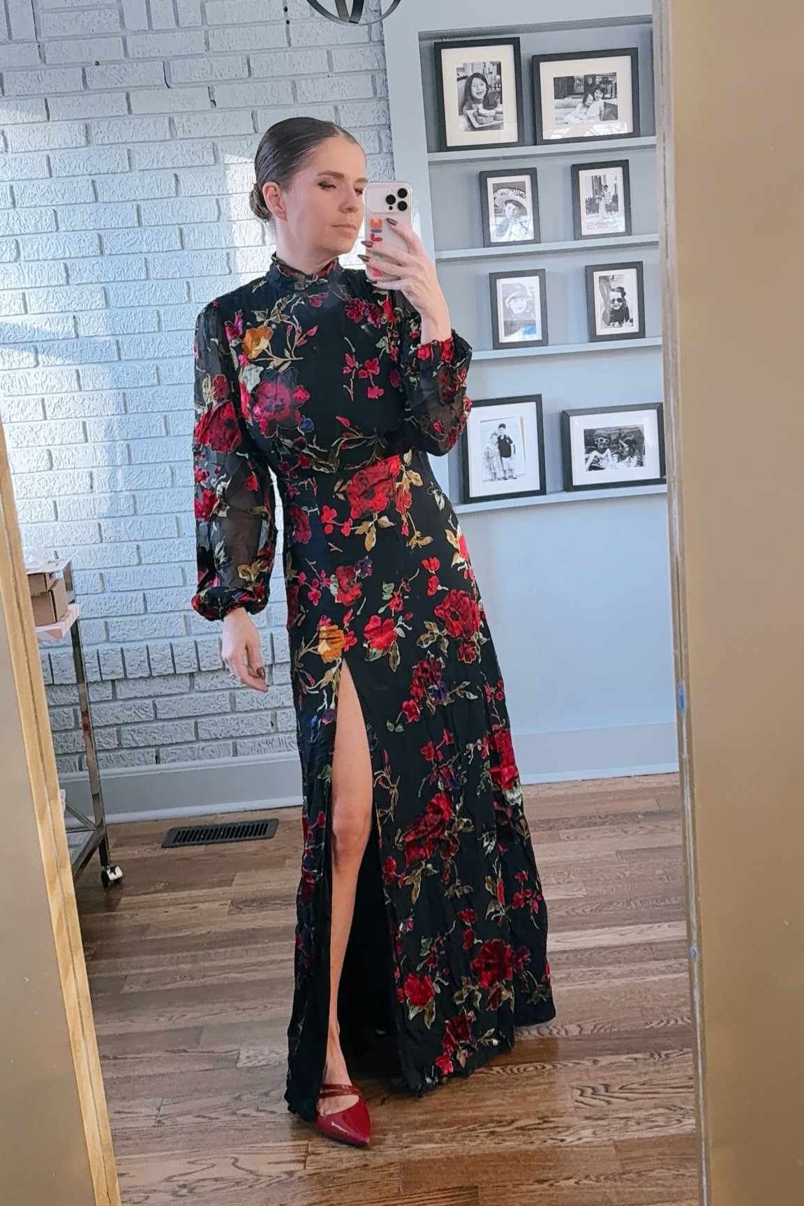 Long sleeve floral dress. Perfect for holiday parties and winter weddings 



#LTKHoliday #LTKWedding #LTKOver40