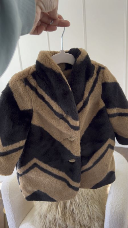 This baby faux fur coat 🙌🏾 

#LTKbaby #LTKkids #LTKSeasonal