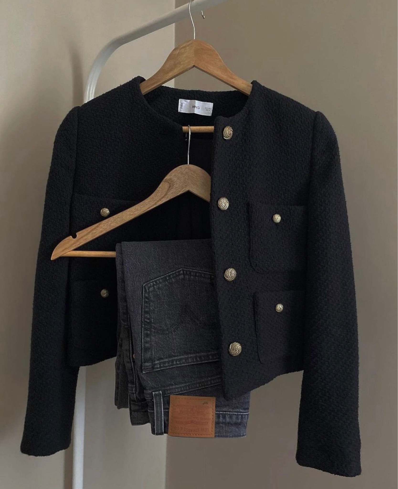 Casual style with Levi’s jeans and Blazer from Mango 😻
@mango
@Levi’s

#LTKtravel #LTKeurope #LTKworkwear