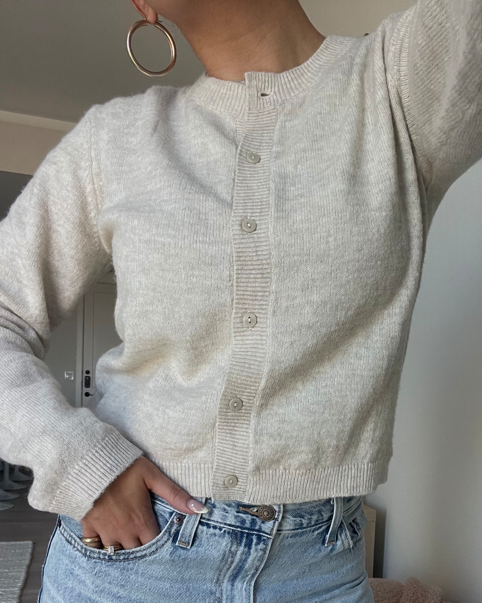h&m cardigan 🤎

#LTKFindsUnder50 #LTKStyleTip