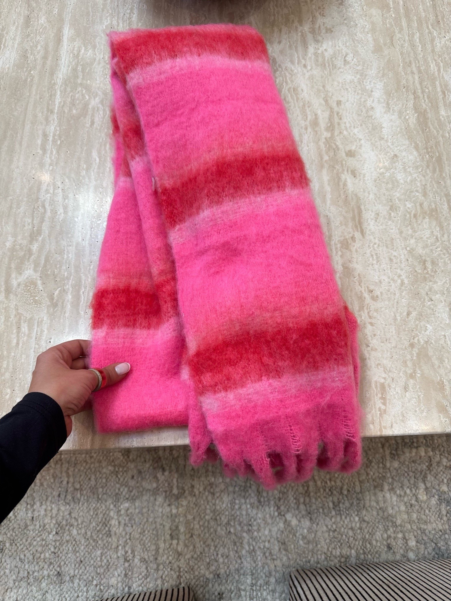 Cutest scarf I got last year from Amazon!
Definitely pulling it back out soon🩷

Dressupbuttercup.com #dressupbuttercup #dederaad


#LTKSeasonal #LTKootd