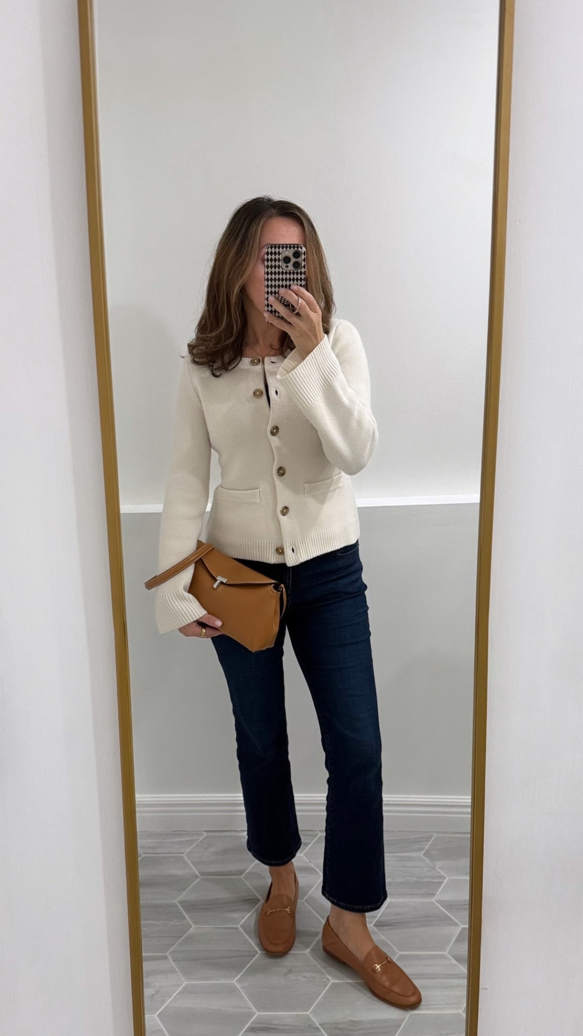 This cashmere cardigan is so luxe. I’m wearing xs. Comes in several colors.  It’s one of those pieces you’ll have in your wardrobe for years and years.  



#LTKSeasonal #LTKOver40 #LTKStyleTip