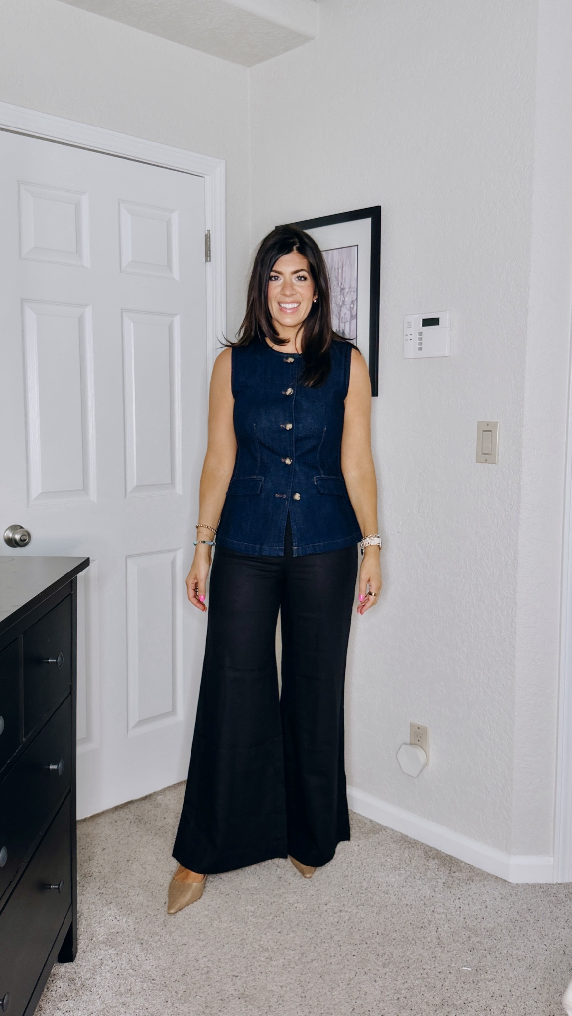 In a medium denim vest and 8 linen wide leg palazzo pant 

#LTKTall #LTKSaleAlert #LTKWorkwear