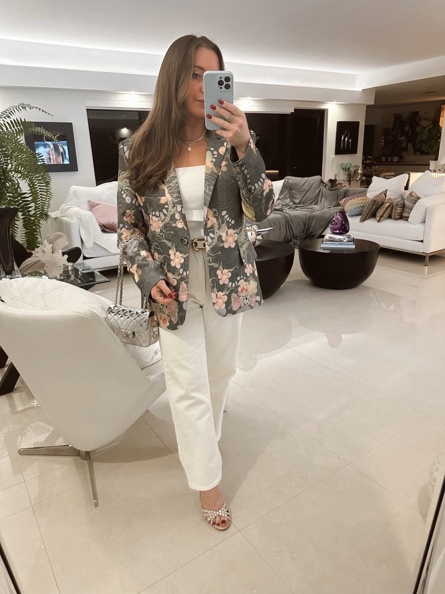 Florida chic 🤍
Wearing this Cynthia Rowley floral jacquard blazer styled with H&M white straight-leg jeans for an elevated yet breathable look perfect for warm weather. Finished the outfit with Aquazzura crystal heels, a sleek Déhanche belt to define the waist, and my classic Chanel mini bag for that effortless luxury touch.
Ideal for Florida dinners, resort evenings, travel outfits, brunch by the water, and upscale casual events — polished without feeling heavy.

Florida outfit ideas • Warm weather chic • Resort style outfit • Floral blazer look • White jeans outfit • Luxury accessories • Chanel bag styling • Elevated casual outfit • Travel outfit inspiration • LTK fashion finds

#LTKMidsize #LTKWorkwear #LTKootd