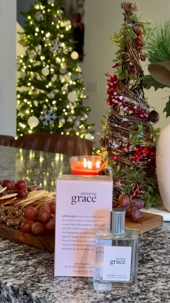 I really do love womanhood, and sisterhood, and motherhood and all the girly hoods. 💕

@lovephilosophy @amazon 

#philosophy #amazinggrace #perfume #sisterhood #friendship #holiday #gifting #gifted #holidaygifting #girltime