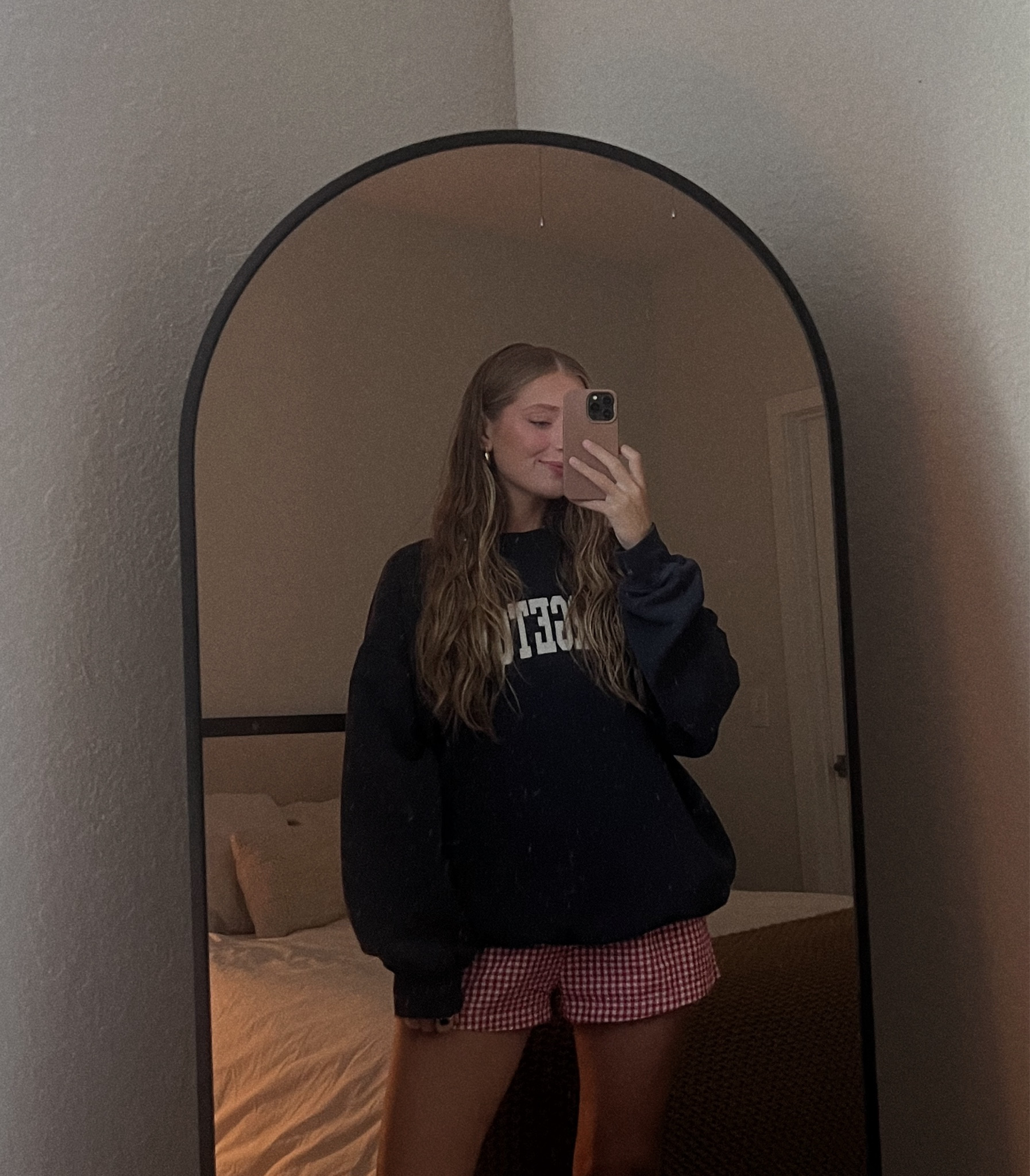 The coziest sweatshirt and boxer shorts. Perfect for chilling at home, movie night, or just a cozy hang with the girls. 🤍


#LTKSeasonal #LTKStyleTip #LTKFindsUnder100