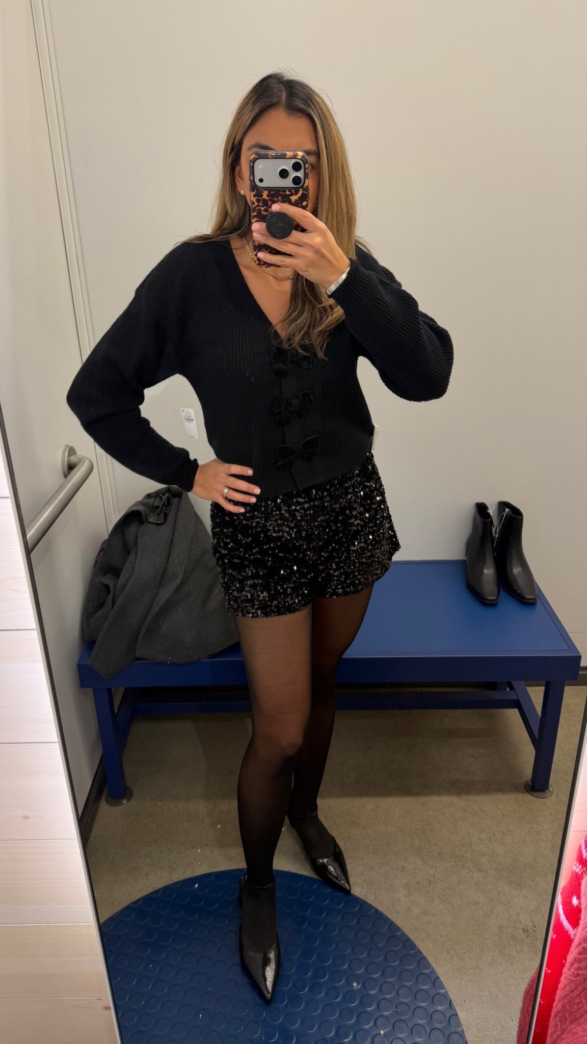 All black holiday look from Old Navy
Sequin shorts



#LTKHoliday #LTKGiftGuide #LTKCyberWeek