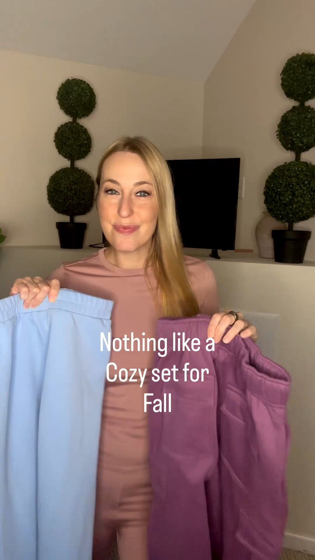 Busting out the cozy vibes with these two sets from @qinsen on Amazon 🍂 

I am loving how soft and comfortable they both are. 

Which style is your cozy favorite?