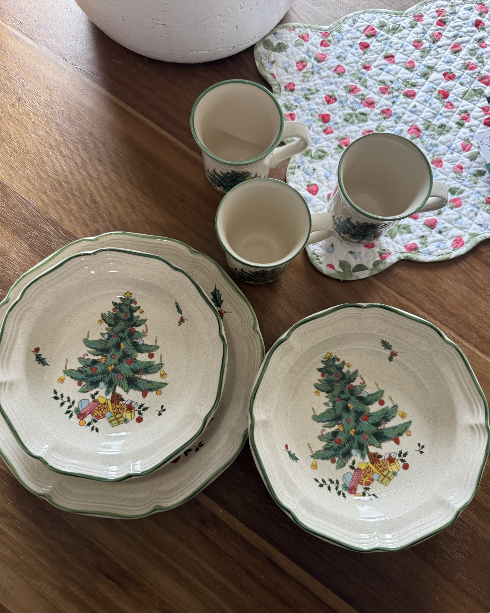 Christmas nostalgia 🎄🥹

#LTKSeasonal #LTKHoliday