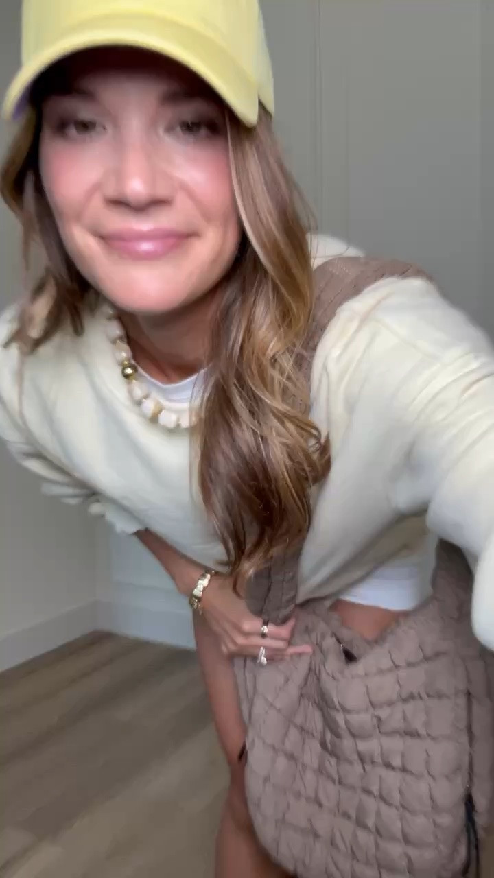 This oversized sweatshirt has the best relaxed fit with plenty of length through the body and sleeves. I love the soft butter yellow for transitioning into fall, especially with white shorts and sneakers while it’s still warm.

XL sweatshirt 

Oversized sweatshirt, fall transition outfit, casual outfit, tall girl fashion, white shorts, sneakers, weekend outfit, StangandCo

#LTKootd #LTKTravel #LTKSeasonal