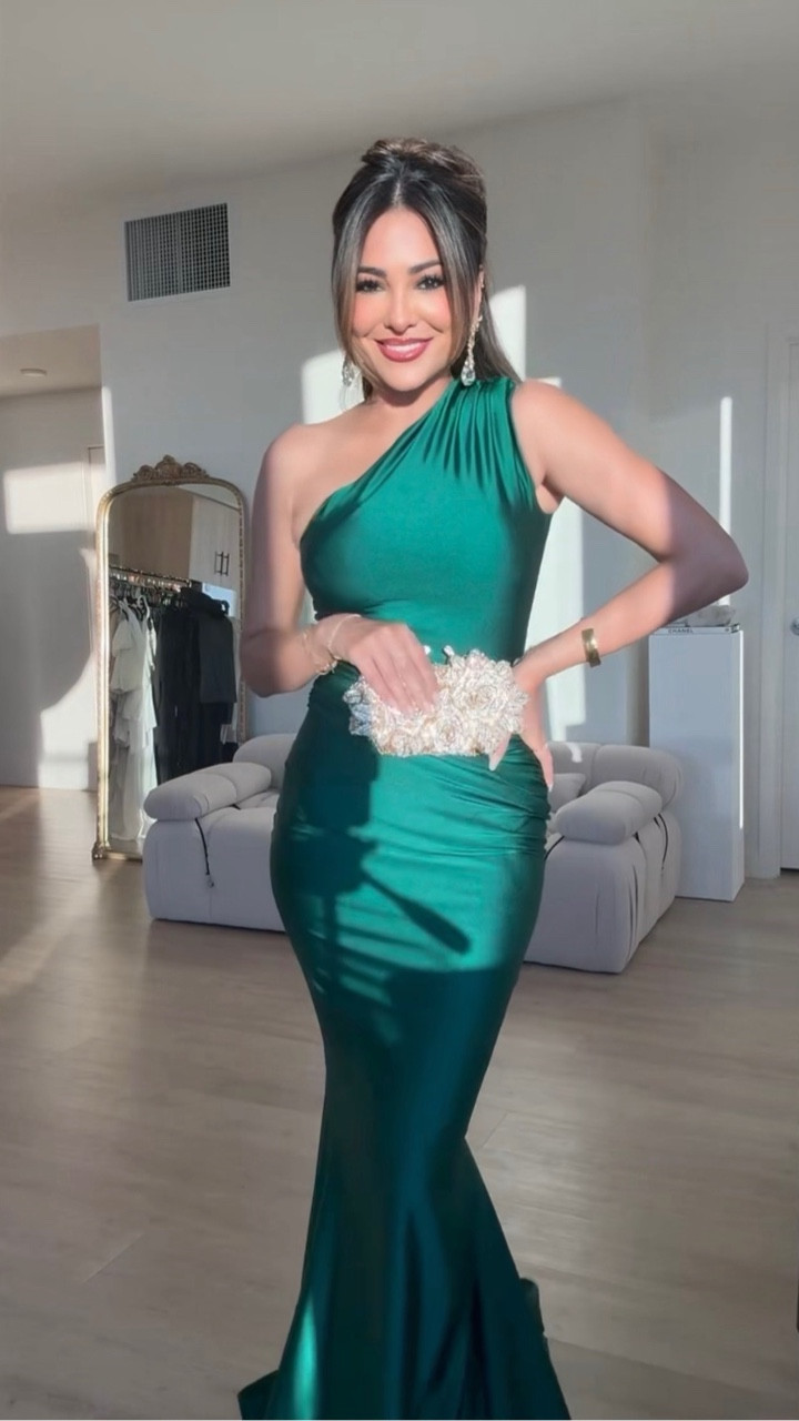 Honeylove Dress Hack

#LTKootd #LTKgrwm #LTKSeasonal