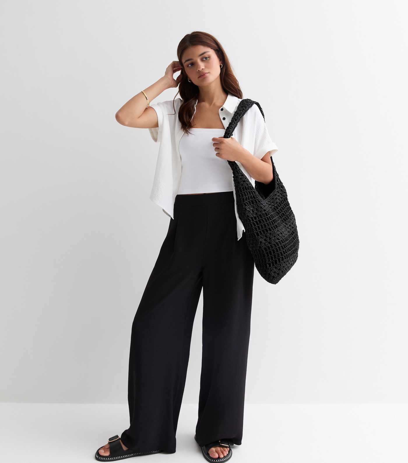 Black Wide Leg Trousers | New Look | New Look (UK)