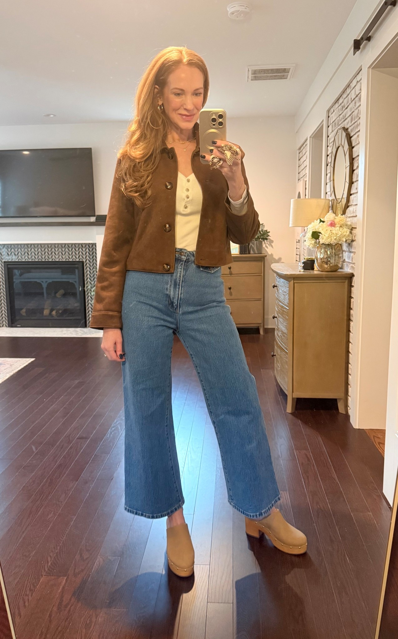 Looooove this suede brown cropped jacket from Zara!! Zara has so many great fall jackets. 

#LTKFindsUnder100 #LTKSeasonal #LTKOver40