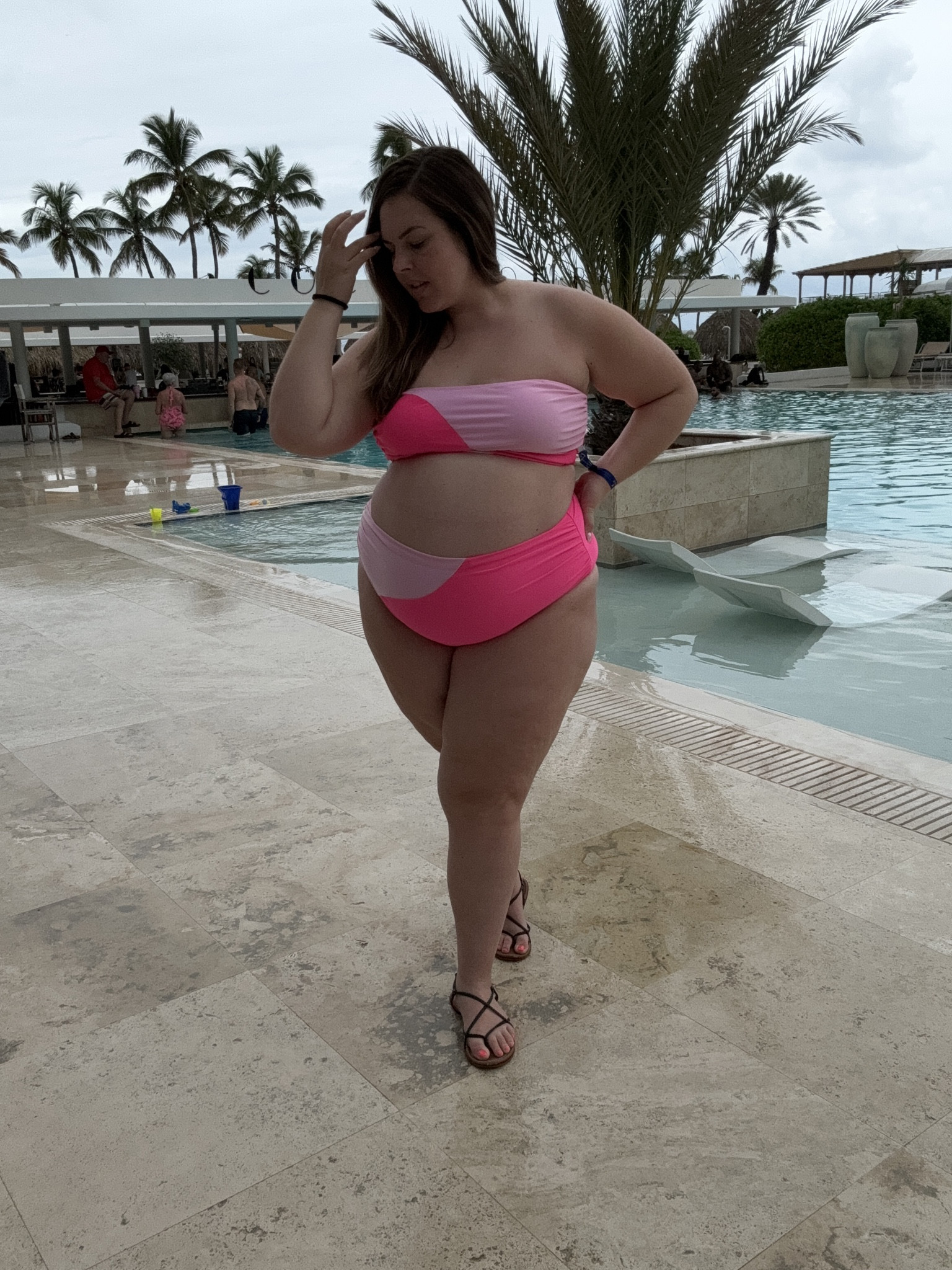 10/10 recommend
Swimsuit 2X - has removable straps
Bought in neon green as well
Coverup 3X
See second picture for swim coverup


#LTKswim #LTKplussize #LTKtravel