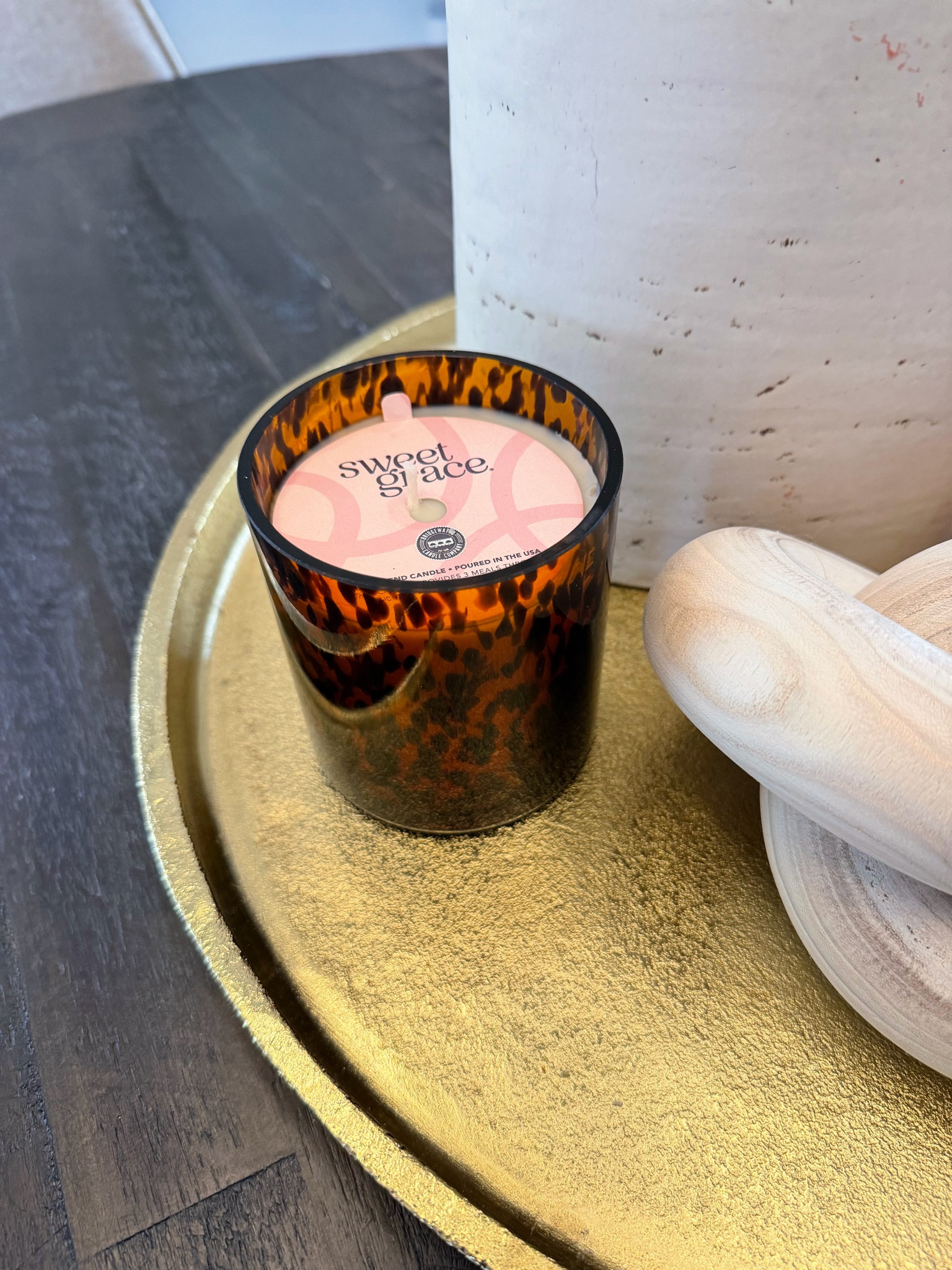 Such a gorgeous candle that smells luxurious. @Bridgewater Candle Company 