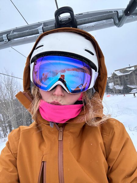 Hello ski season 🚠⛷️❄️♥️ linked my favorite snow gear! I wear size XS or small in everything halfdays.  XS in the jacket, S short in bib, and S in base layers 🙌🏼 Perfect gift for your snowbirds 🥰

#LTKfitness #LTKGiftGuide #LTKSeasonal