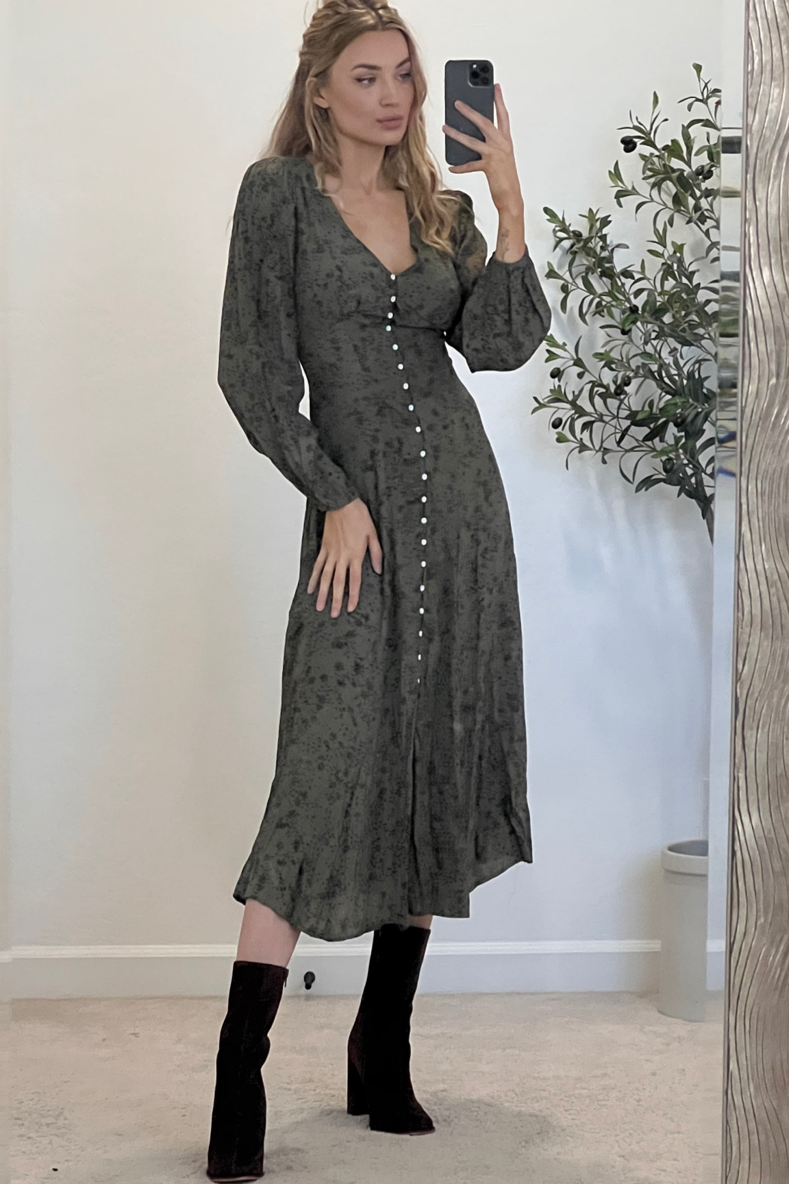 A beautiful dress for fall! #LTKdresses #LTKfallstyle 

#LTKfindsunder100