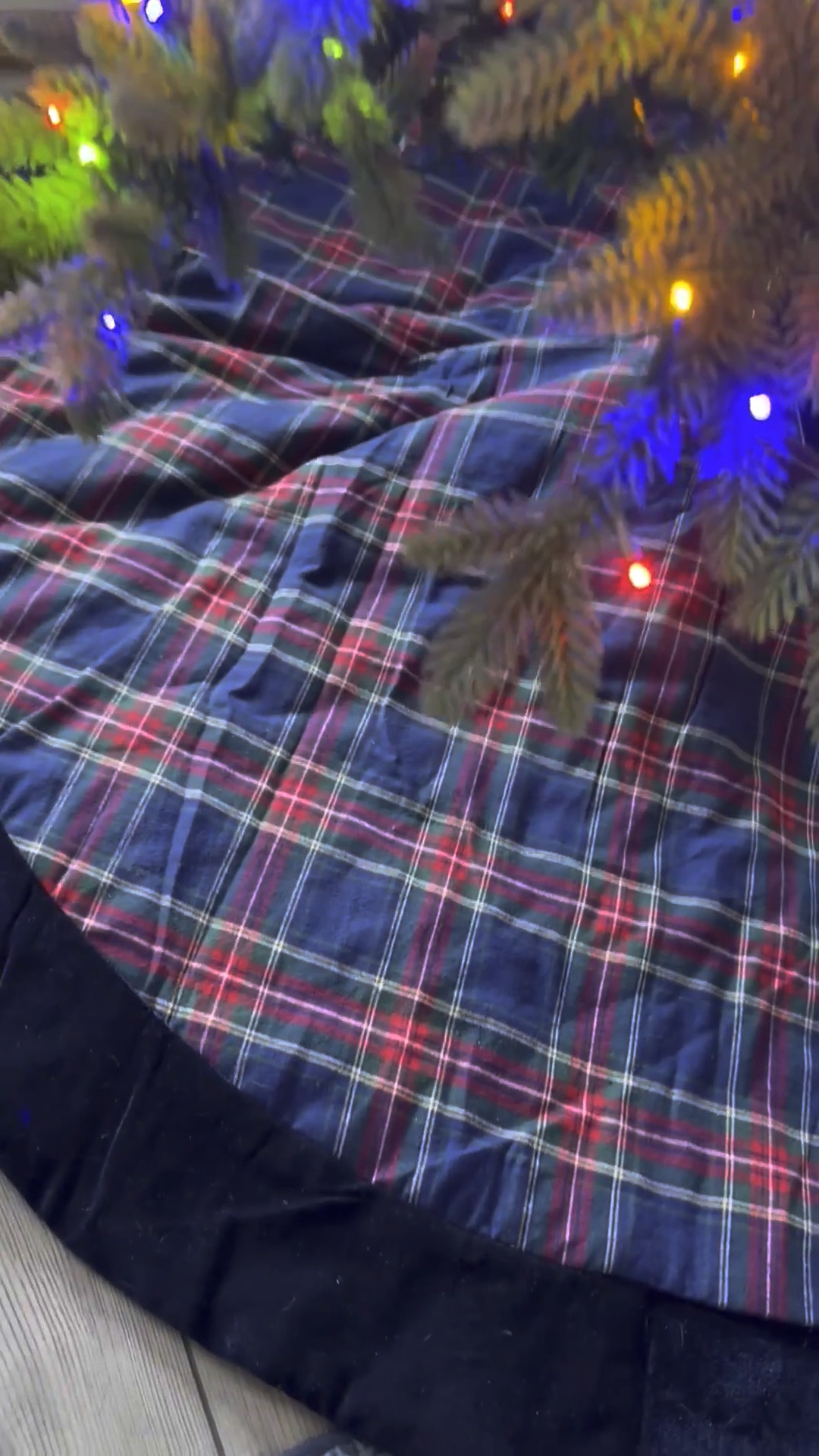 My new plaid tree skirt is from Petite-Plume and it’s on sale! The tree skirt comes in two plain options and it’s on sale for 20% off! 

#LTKSaleAlert #LTKHoliday #LTKFindsUnder100