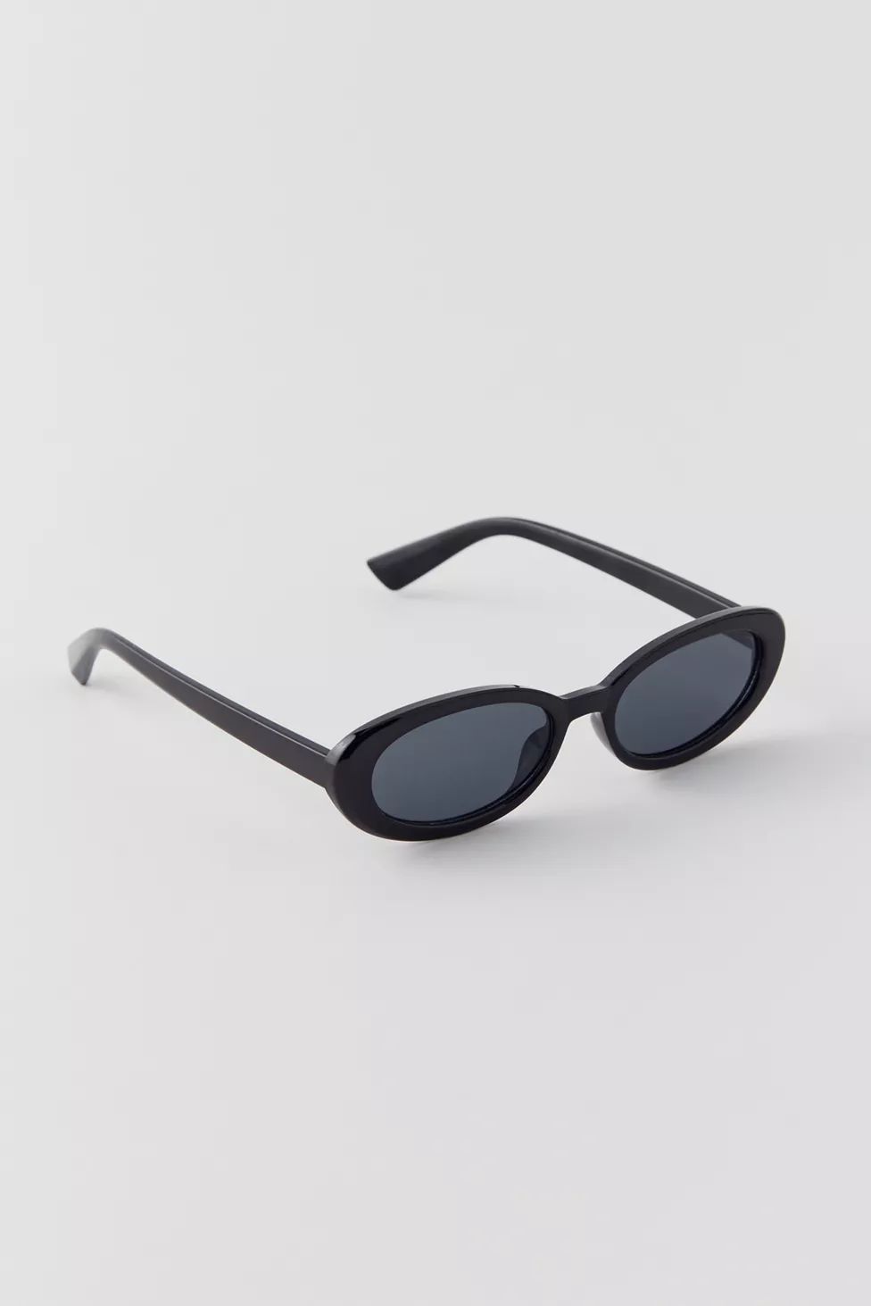 UO Essential Oval Sunglasses | Urban Outfitters (US and RoW)