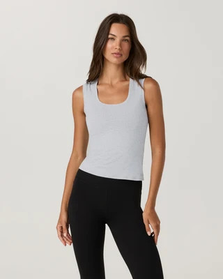 Vuori Halo Essential Scoop Tank Top Long | Pale Grey Heather | Medium | Vuori Clothing (US & Canada)