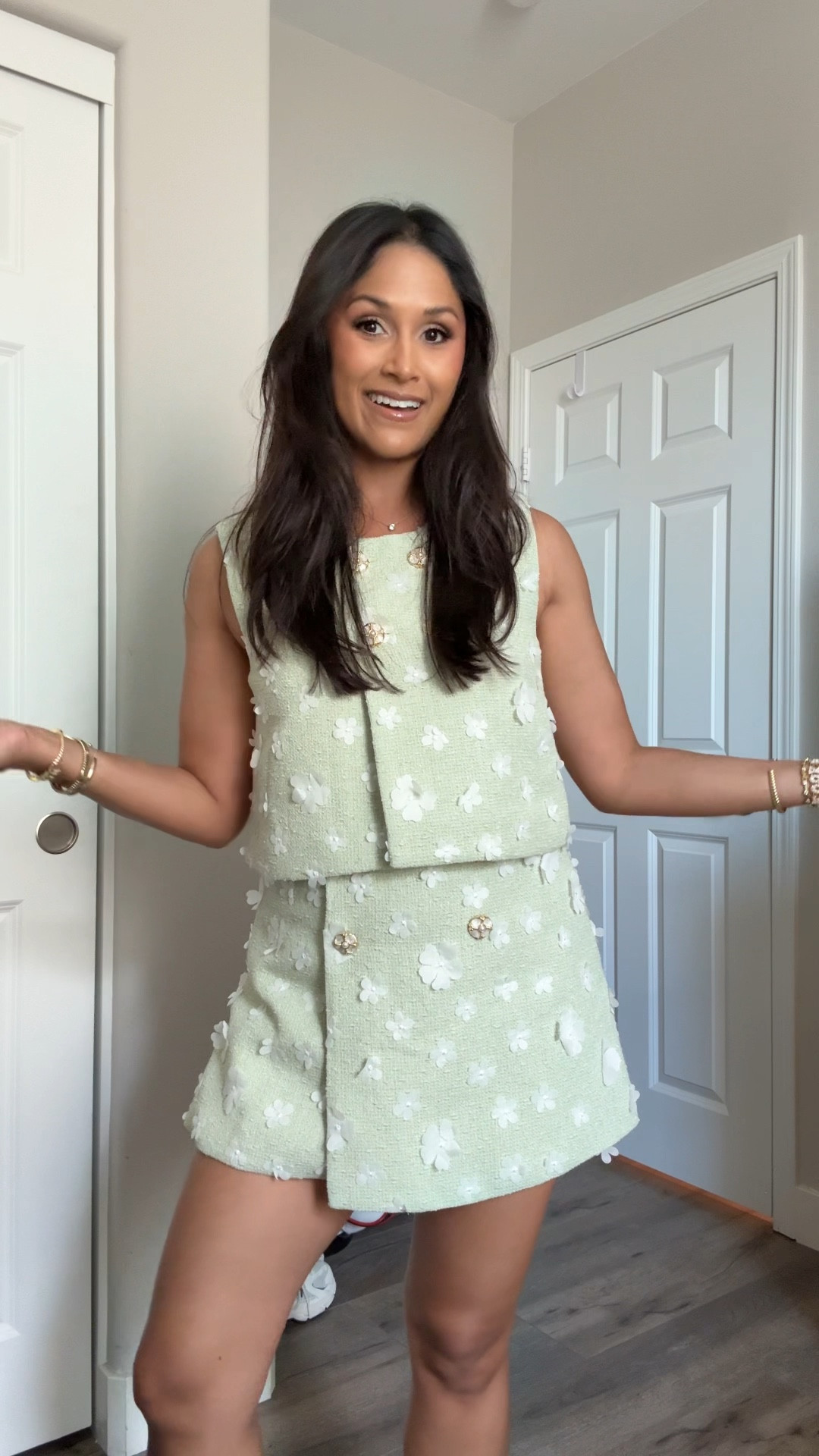 Take 15% OFF my matching skirt set with code: HAUTE15


#astrthelabel #giginewyork 



#LTKPetite #LTKootd