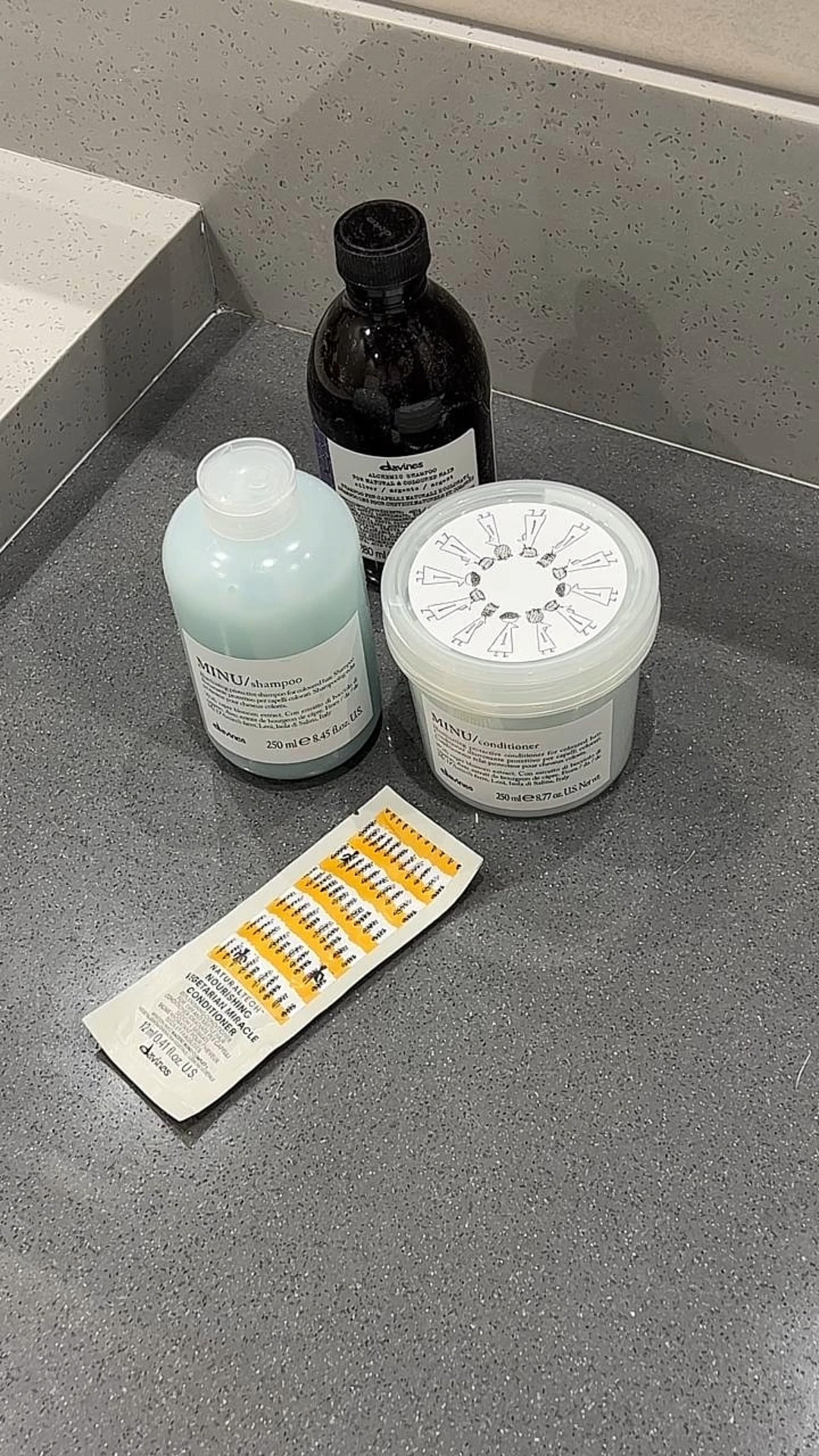 Unboxing my haircare haul from Davines
Ft minu shampoo, minu conditioner, alchemical shampoo for silver and a nourishing conditioner sample 
#haul #haircare #hair #shampoo #conditioner #haircareforblondes #davines @davinesofficial @davinesnorthamerica

#LTKbeauty