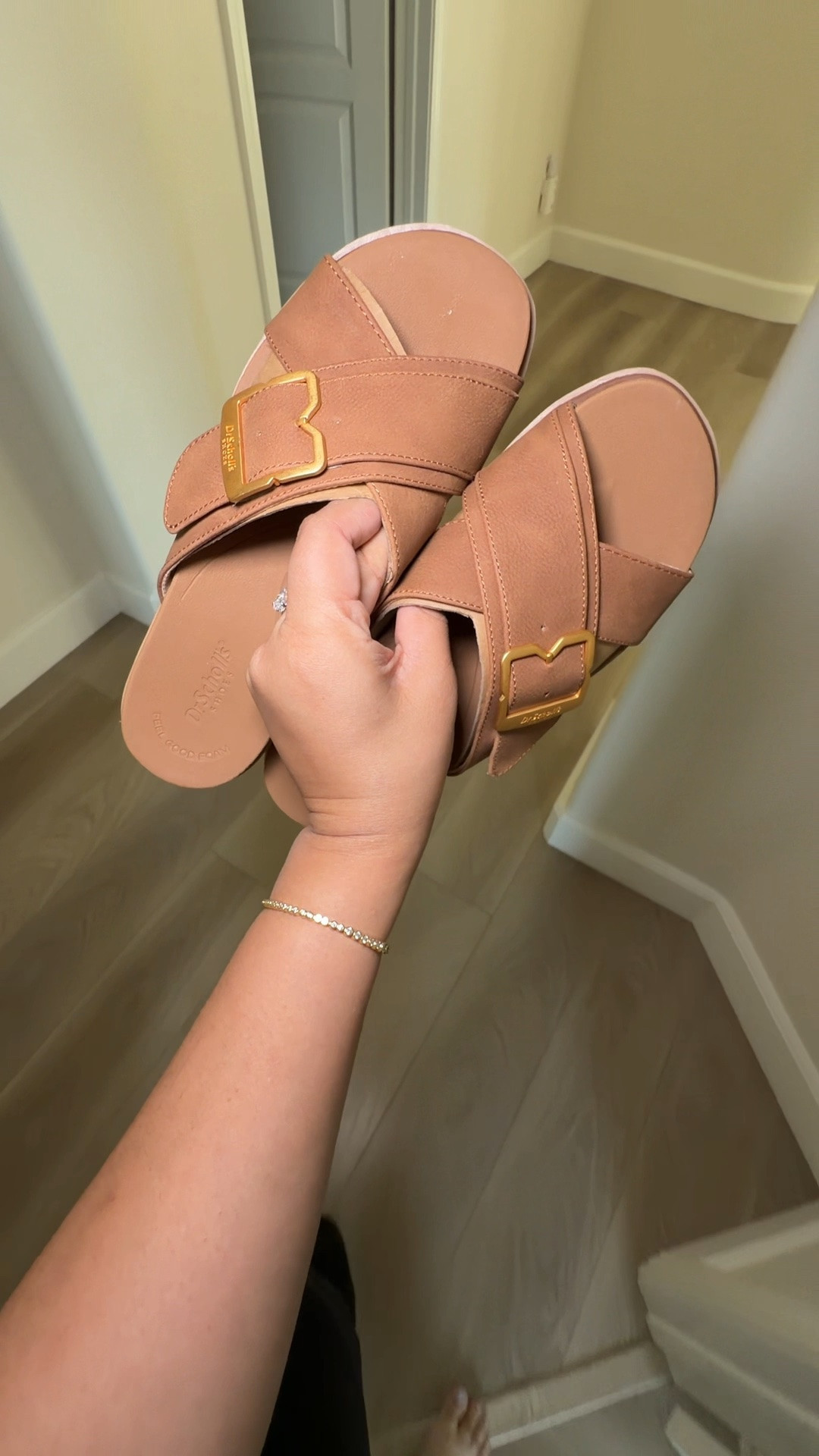 Okay but why are these Dr. Scholl’s sandals actually cute? 👀

#LTKootd