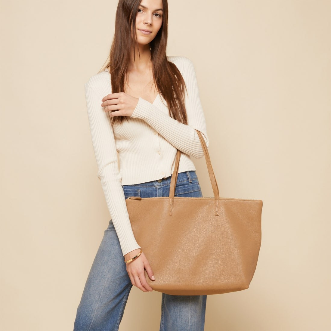 Aleena Soft Zippered Tote | Full grain leather Black Onyx | Leatherology