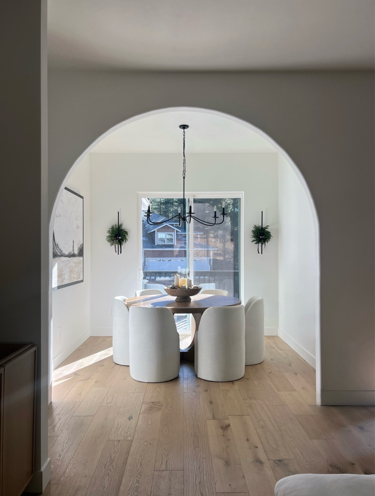 Loving this space so much! Keep it simple for the Holidays

#LTKFindsUnder100 #LTKHome #LTKFindsUnder50