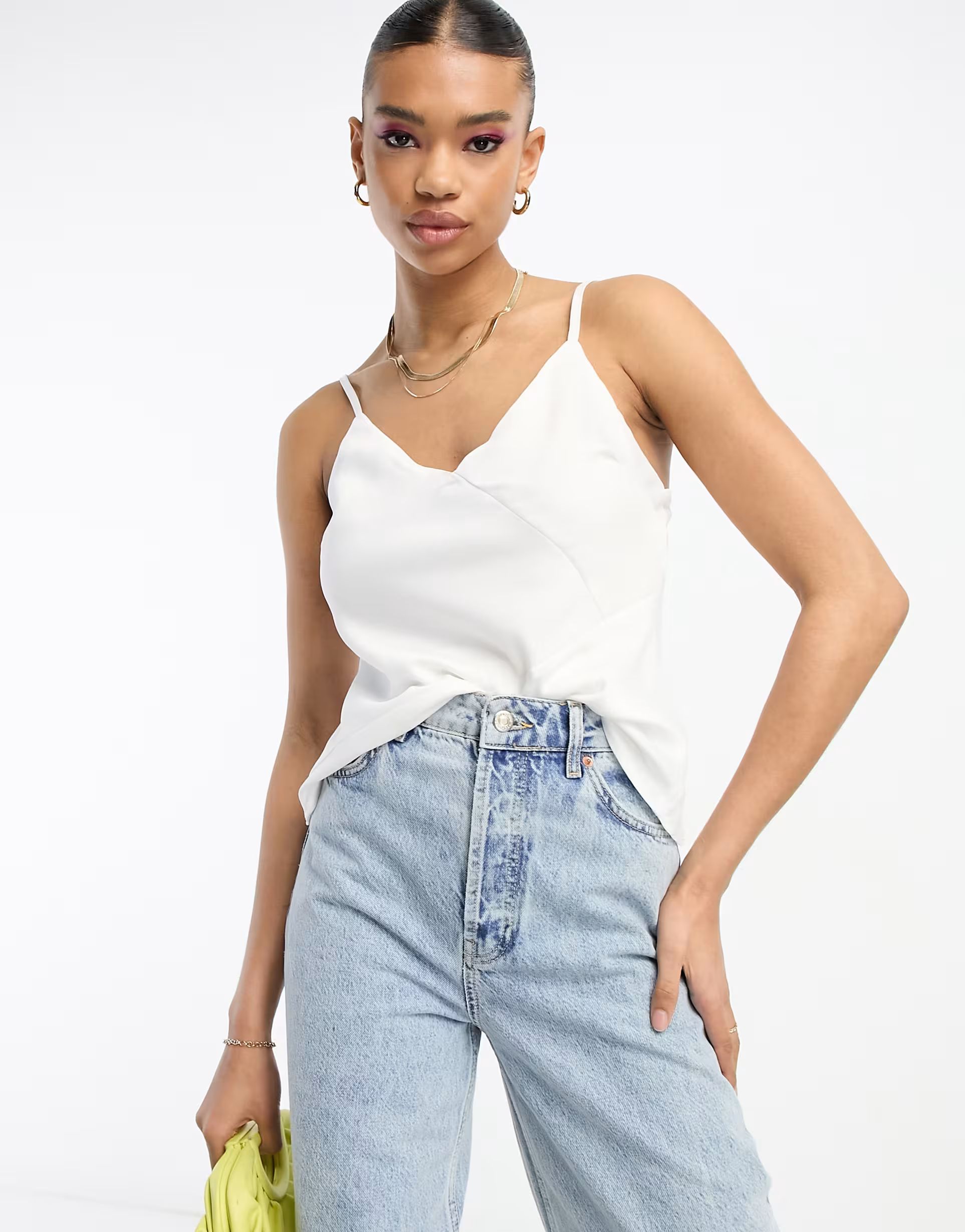 River Island – Asymmetrisches Camisole-Oberteil aus Satin in Weiß | ASOS (Global)