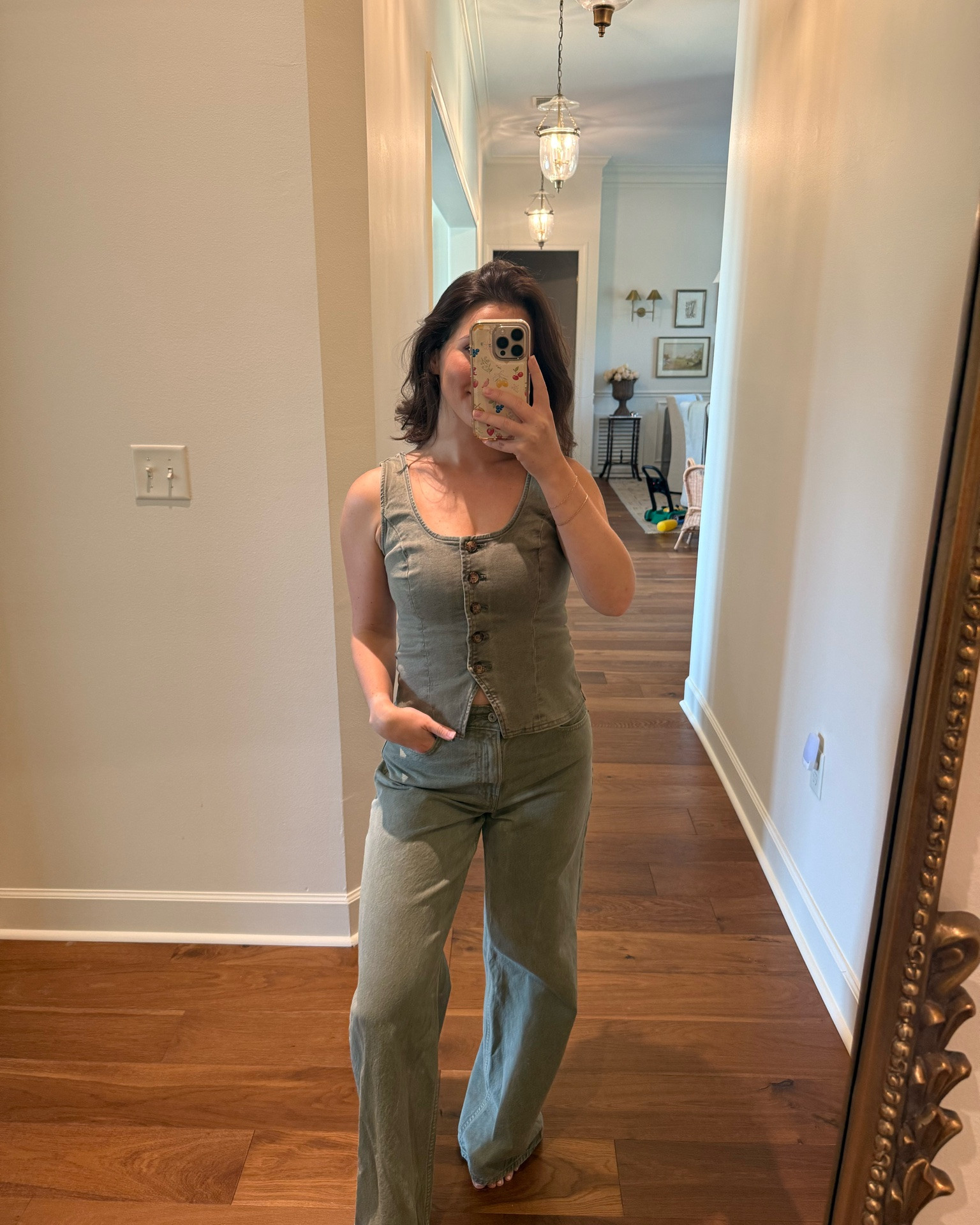 in loveeee with this outfit! I get the most compliments! top: XS pants: 26 regular
