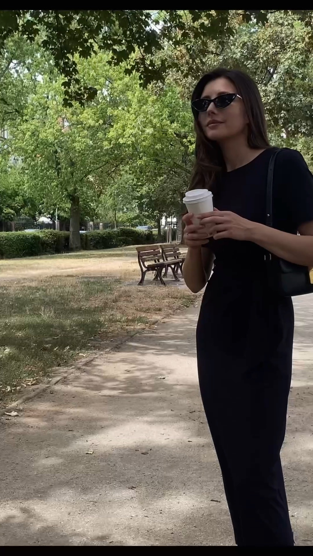 POV: Du hast endlich DAS perfekte Kleid für den Alltag gefunden.
Es ist aus angenehmer Bio-Baumwolle, pflegeleicht und umweltschonender produziert von #armedangels. Erhalte -15% Rabatt mit diesem Code:  THEGENTLEWARDROBE_15
(Gültig bis zum 08.09.2026)