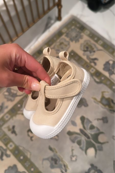 Most precious Walmart shoes for baby boy! 




#babyboy #babyboyfashion #babyclothing #babyboyclothing #babyoutfit #babyoutfits #babyfashion #babyboyoutfit #babyboyclothes #babyboyoutfits #boyclothing #babyboyoutfitinspo #babyboyootd #babyclothes #boyclothinghaul