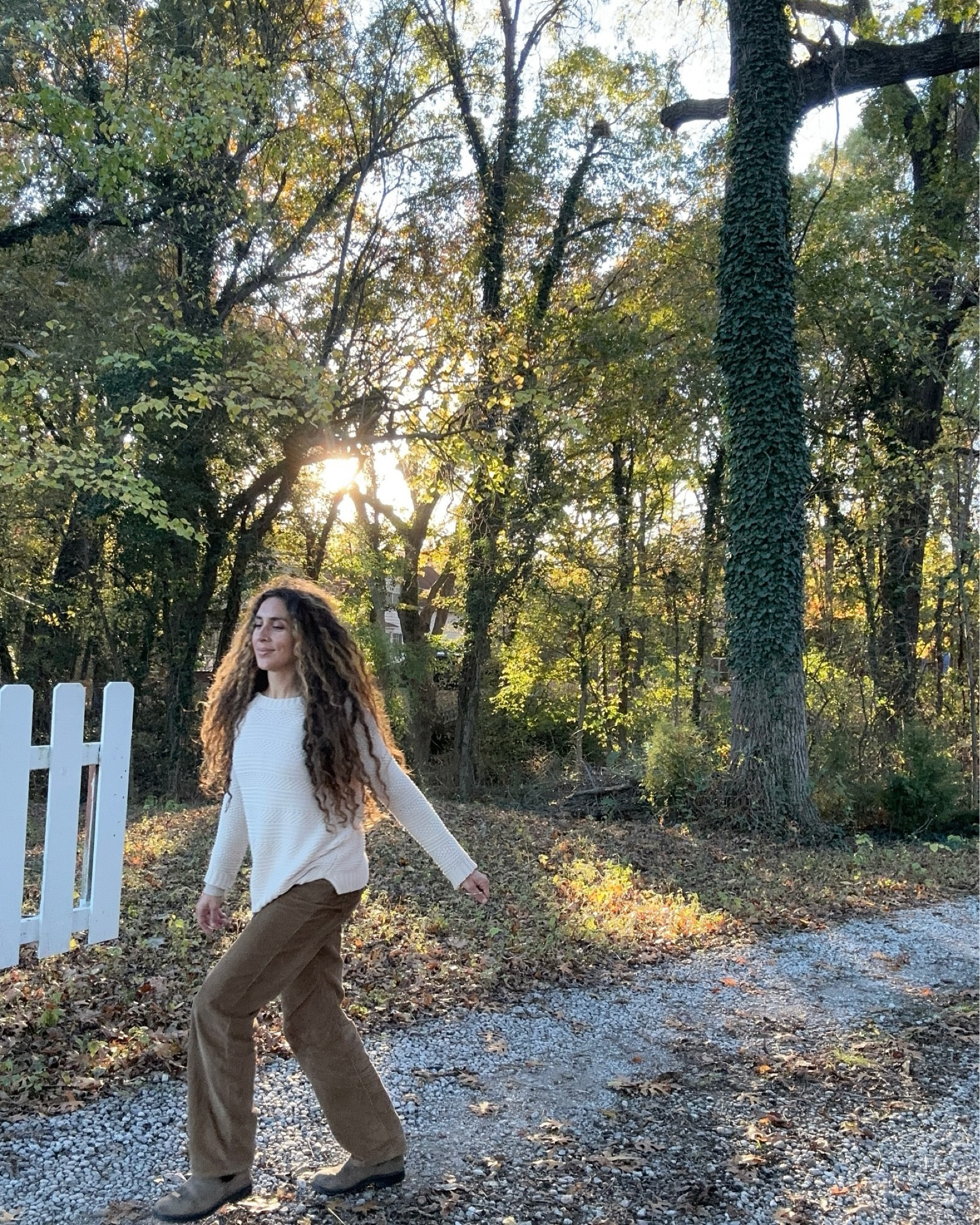Does anyone else delight in the daily walk/skip to the mailbox? It’s usually just bills and such, but I seem to maintain this childlike faith, joy and expectancy that it could be something great! 😂📪
It’s also (once in a while) those few quiet solo minutes amidst raising young boys😅