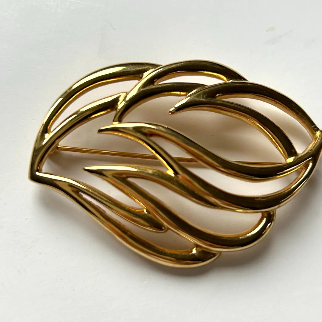 Vintage Monet Pin Brooch: Gold Tone Leaf Shape - Etsy UK | Etsy (US)