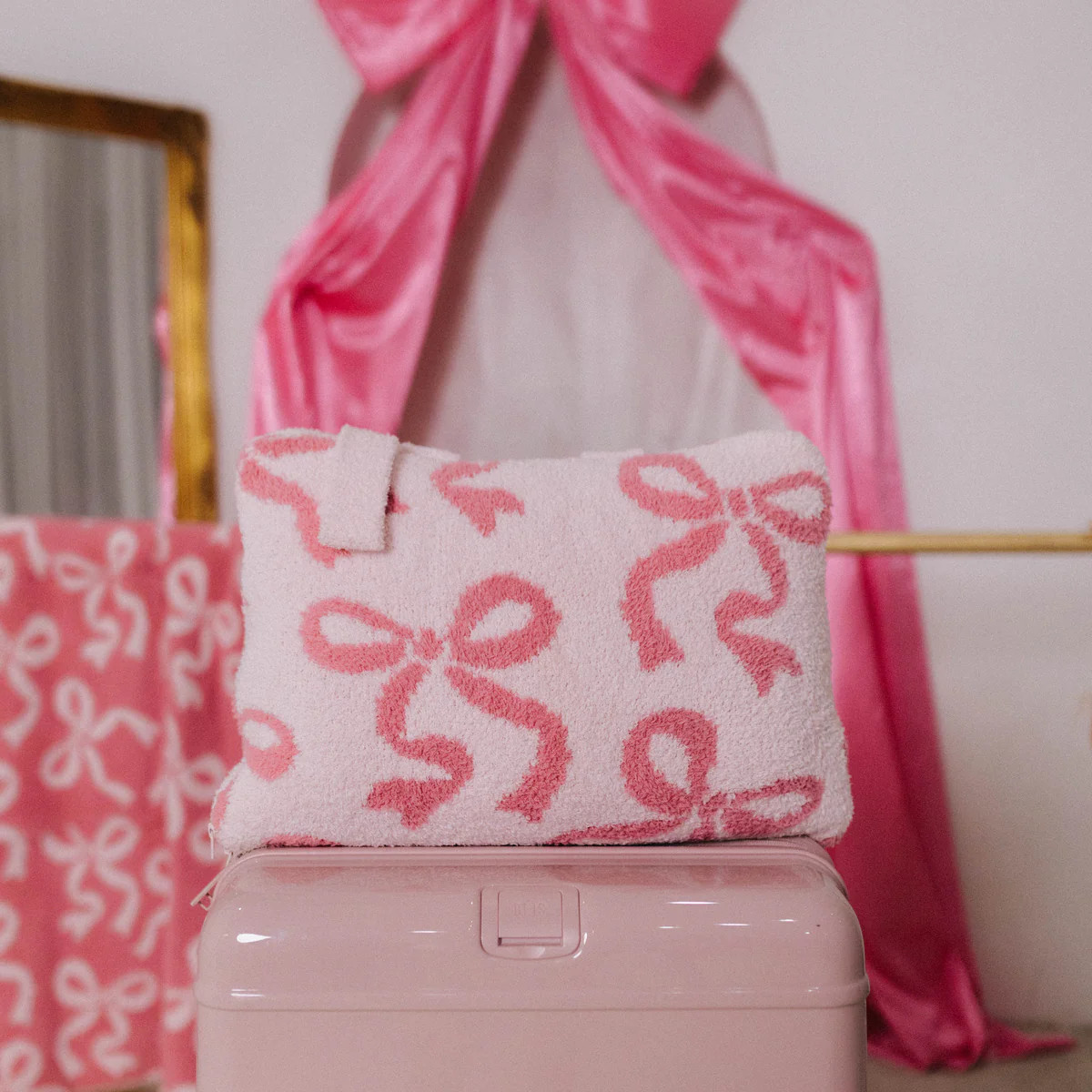 Bow Quillow (50*60) | Staykation