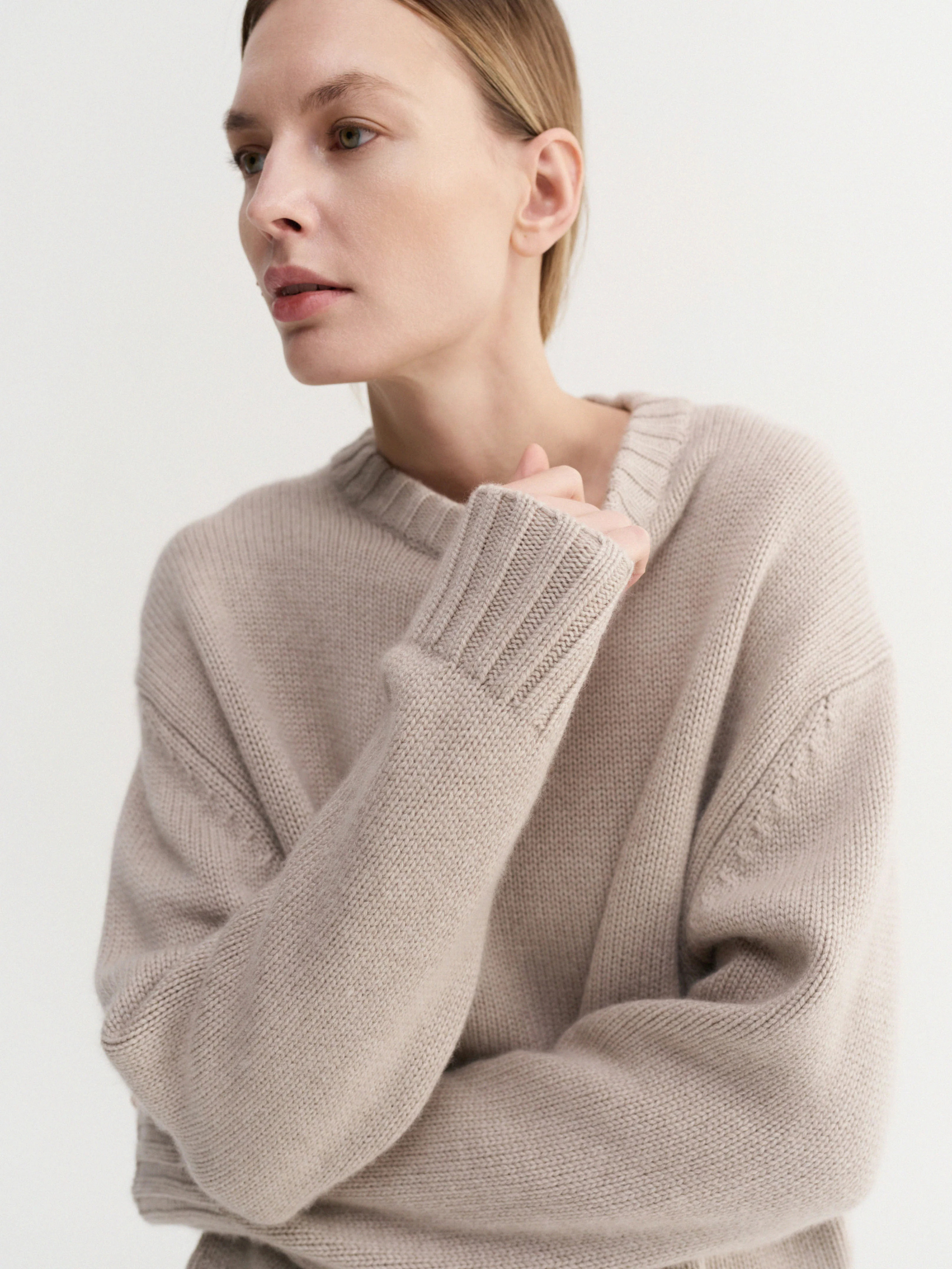Cru Crewneck Sweater, taupe | Almada Label