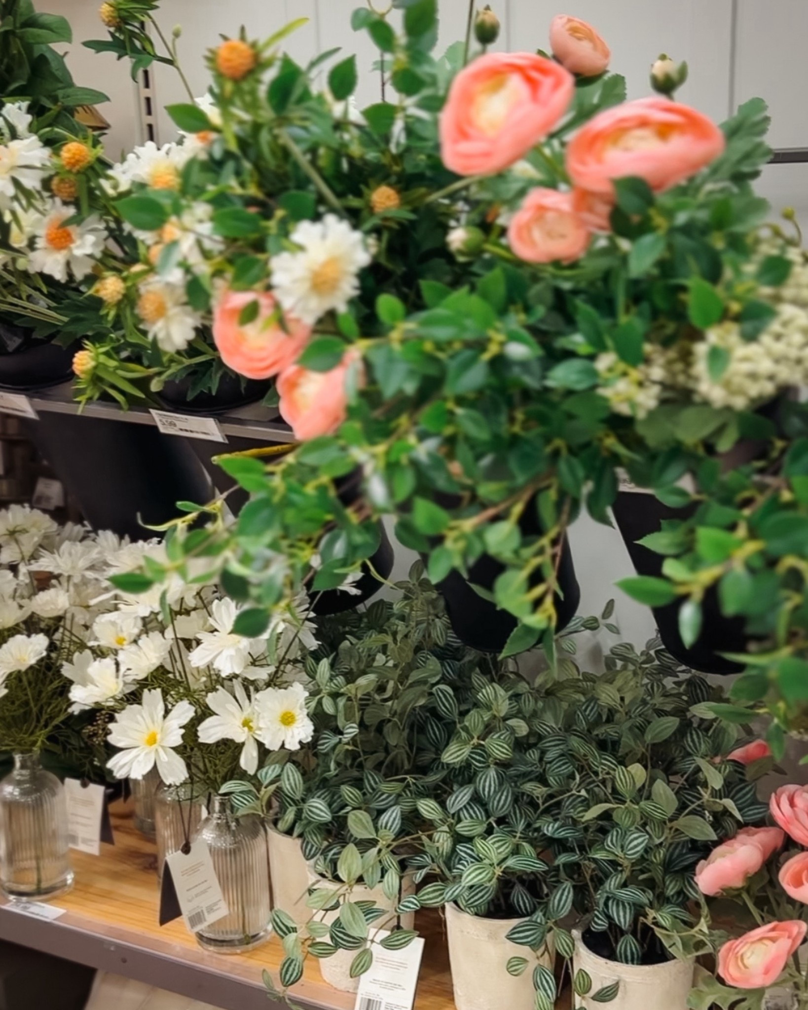 Spring has officially moved in 🌿 Fresh colors, soft textures, and all the cozy details from the new spring home decor collection at Target. Everything linked. 🤍

#LTKSeasonal #LTKHome