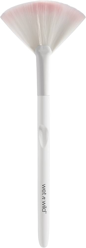 wet n wild Fan Brush, Blending Brush for Highlighter, Blush, & Peel Masks, Ergonomic Handle | Amazon (US)
