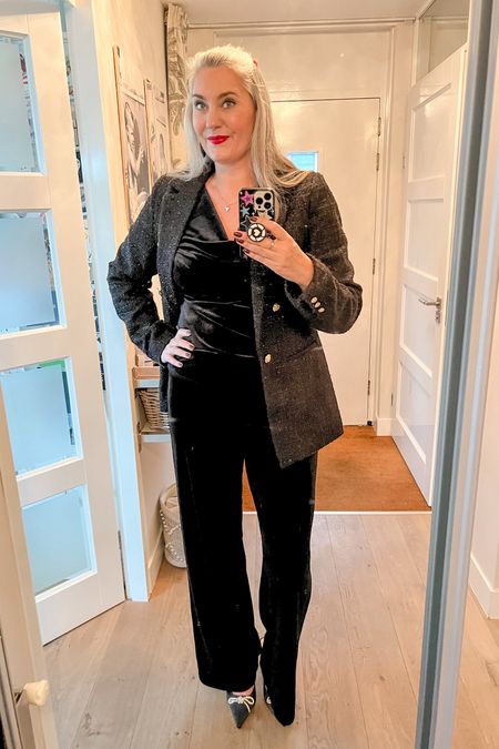Ootd - Sunday. Comfy and chic for a relaxed Christmas Eve. Velvet co-Ord set from Long Tall Sally with a glitter blazer and diamanté satin slingback heels. 

#LTKgift 

#LTKHoliday #LTKparties #LTKstyletip