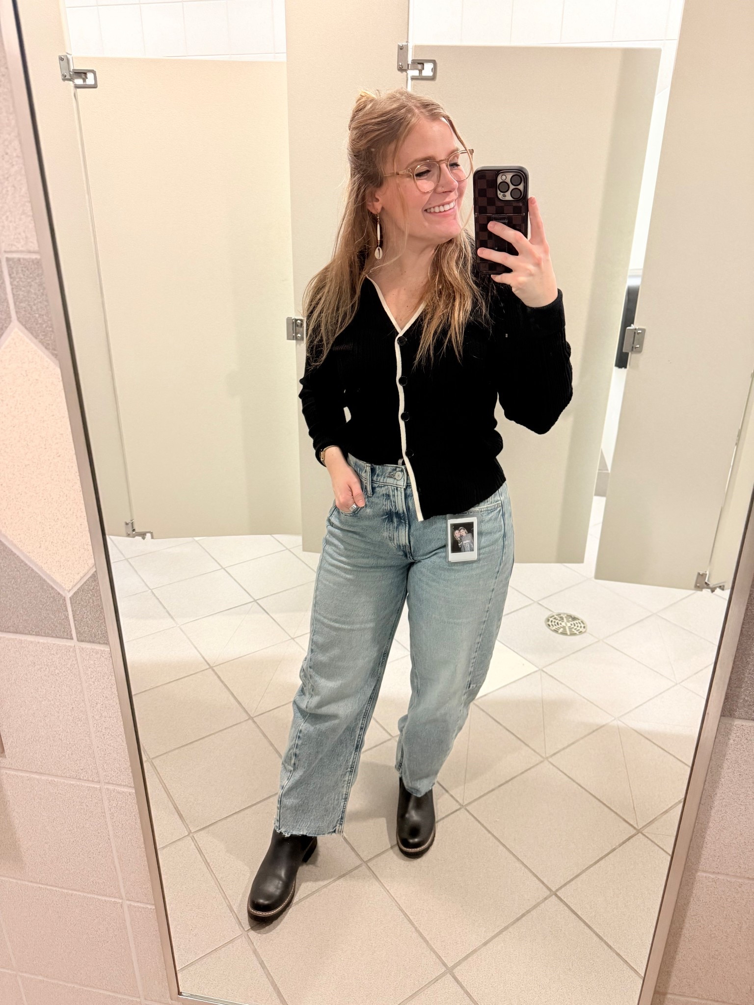 I’m obsessed with these barrel jeans! 

#LTKootd #LTKHoliday #LTKFindsUnder50