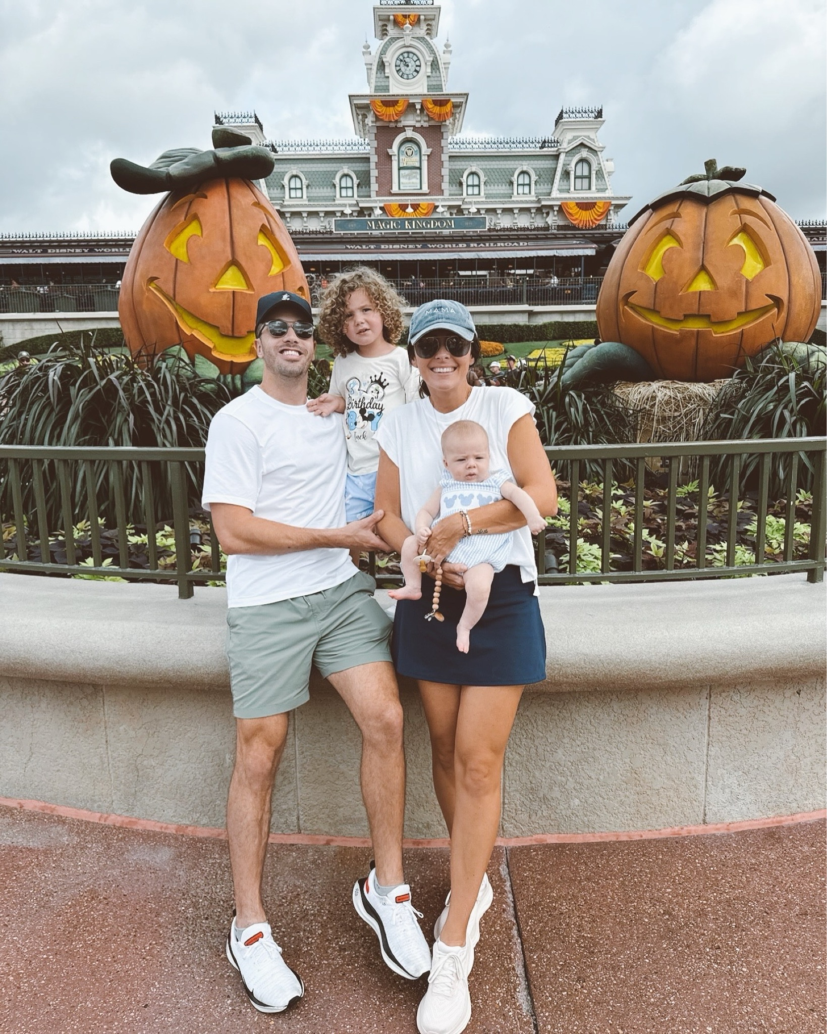 Disney world family outfits

Toddler outfit idea, baby outfit idea, Mickey, birthday boy, Disney outfit inspo

#LTKBaby #LTKKids #LTKFamily