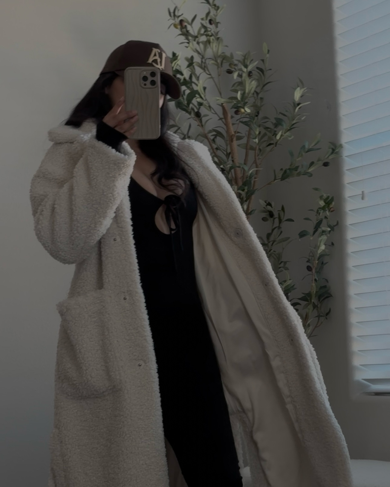 neutral teddy winter coat 

#LTKGiftGuide #LTKStyleTip #LTKSeasonal