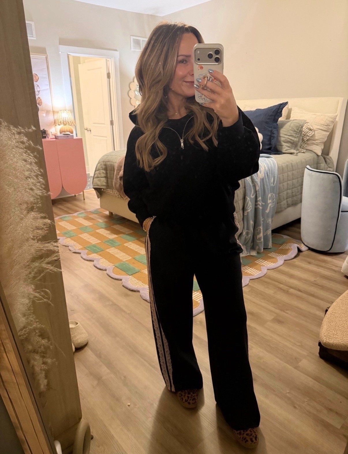 The kind of outfit that makes working from home feel put together without trying too hard.
Soft, comfortable, and still polished enough to leave the house if needed.

#LTKFindsUnder50 #LTKPetite #LTKSeasonal