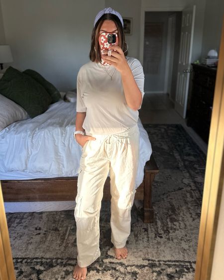 Work outfit / spring outfit 
Cargo pants - wearing a large 
Basic tee - wearing a medium 
Headband is from Anthropologie 

#LTKfindsunder50 #LTKSeasonal #LTKmidsize